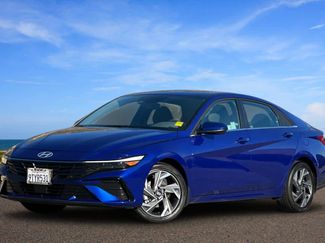 Used 2025 Hyundai Elantra SEL video 1