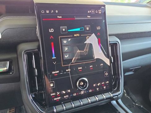 New 2026 GMC Yukon XL AT4 Ultimate AWD/4WD image 26