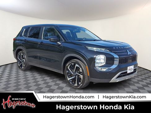 Used 2022 Mitsubishi Outlander SE FWD image 1