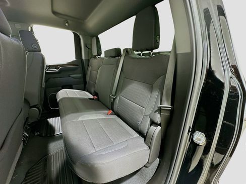 New 2026 GMC Sierra 1500 SLE image 25
