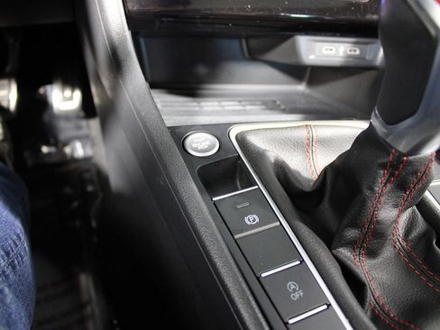 Used 2025 Volkswagen Jetta GLI Autobahn FWD image 19