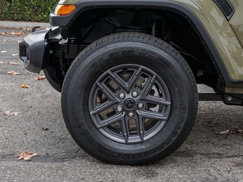 New 2026 Jeep Gladiator Sport image 10