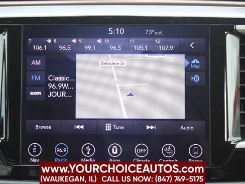 Used 2018 Chrysler Pacifica Touring-L image 24