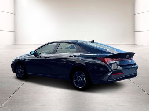 New 2026 Hyundai Elantra Sport FWD image 4