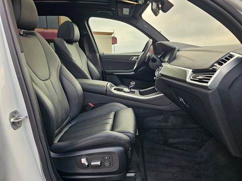 Certified 2022 BMW X5 xDrive40i w/ Parking Assistance Package image 15