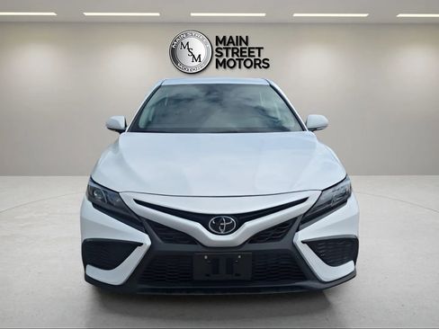 Used 2024 Toyota Camry SE image 8