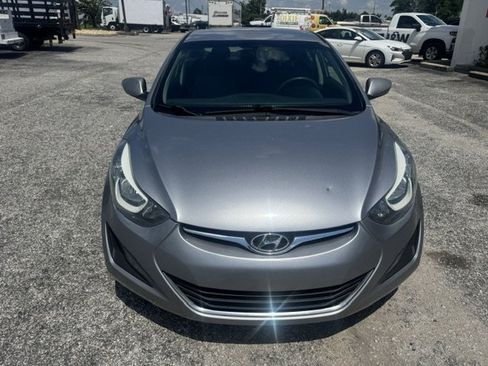 Used 2015 Hyundai Elantra SE FWD image 4