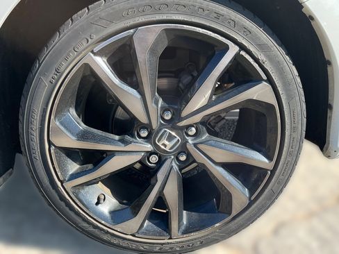 Used 2019 Honda Civic Sport image 6