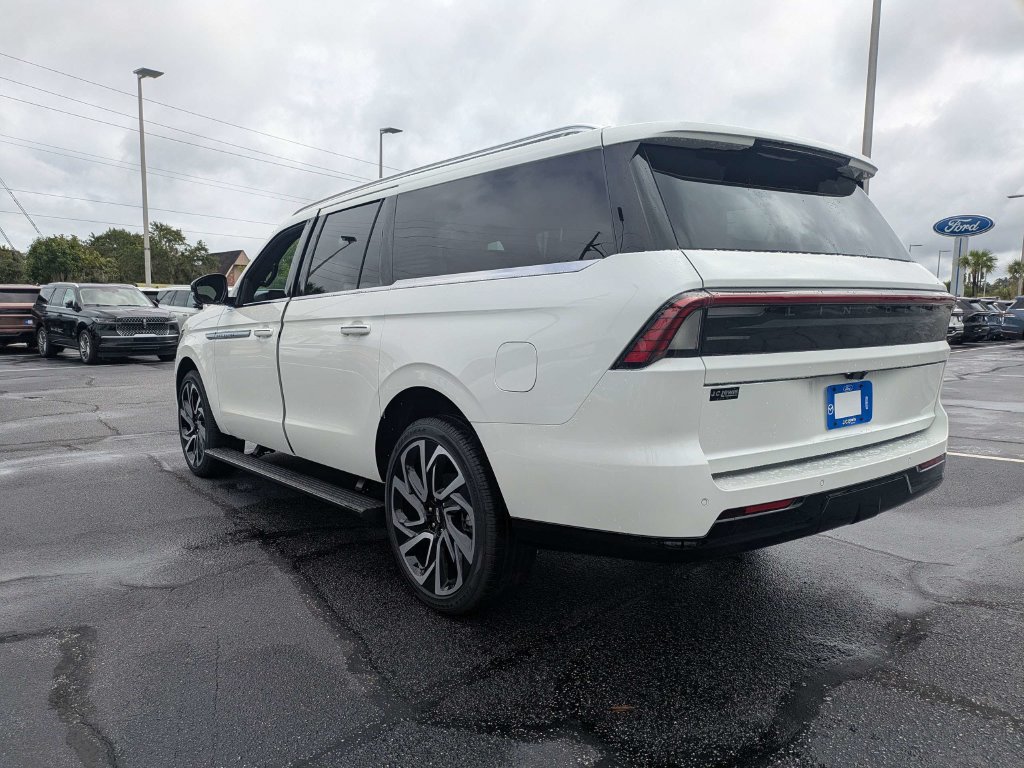 New 2027 Lincoln Navigator L Reserve AWD/4WD image 7