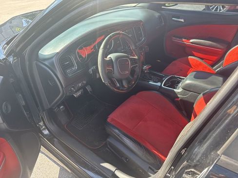 Used 2019 Dodge Charger Scat Pack w/ Dynamics Package image 13