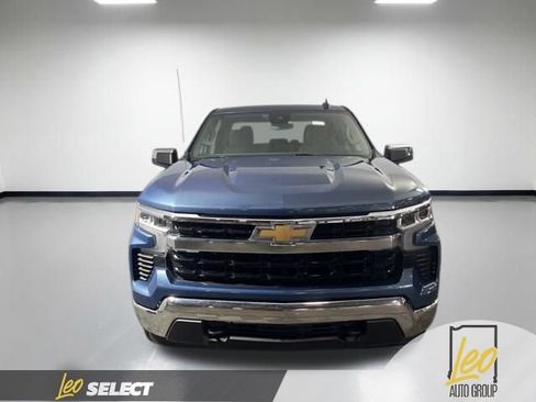 Used 2024 Chevrolet Silverado 1500 LT AWD/4WD image 2