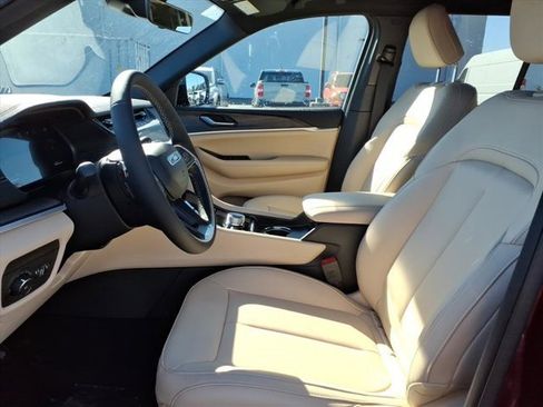 New 2026 Jeep Grand Cherokee Limited image 13