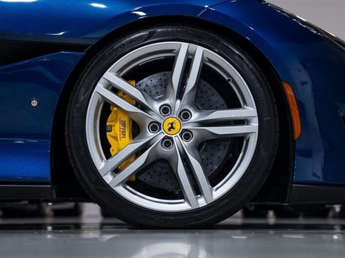 Used 2020 Ferrari Portofino RWD image 16