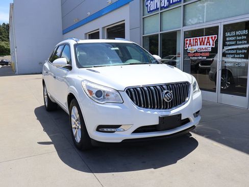 Used 2021 Buick Enclave Essence w/ Sound and Sites Package AWD/4WD image 2