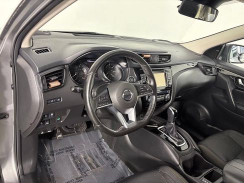 Used 2017 Nissan Rogue Sport SL w/ SL Premium Package AWD/4WD image 16