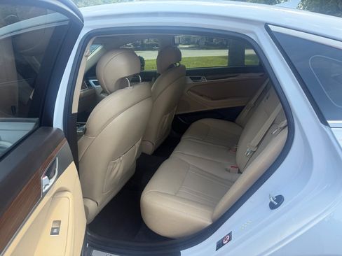 Used 2015 Hyundai Genesis 3.8 RWD image 14