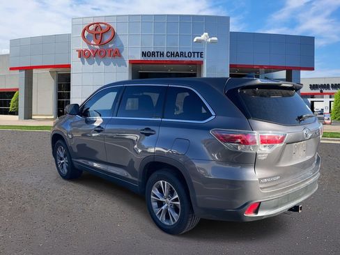 Used 2015 Toyota Highlander LE image 7