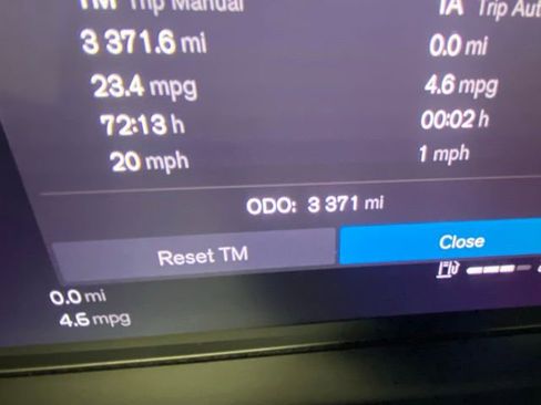 Certified 2025 Volvo XC40 B5 Ultra w/ Protection Package Premier image 16