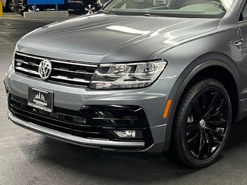 Certified 2021 Volkswagen Tiguan SE R-Line AWD/4WD image 40