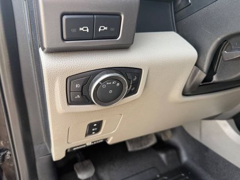 Used 2020 Ford F350 XLT w/ XLT Premium Package AWD/4WD image 19