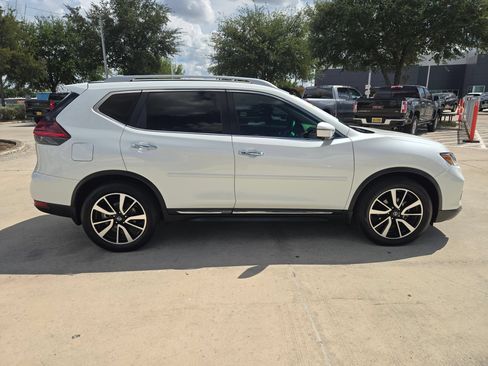 Used 2020 Nissan Rogue SL w/ Premium Package FWD image 2