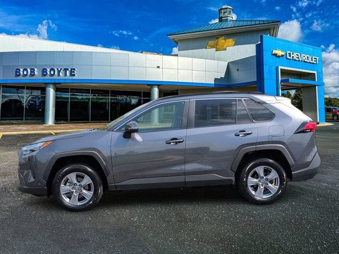 Used 2025 Toyota RAV4 XLE AWD/4WD image 2