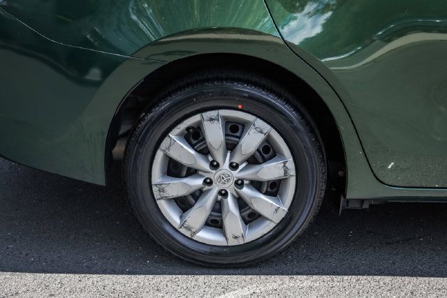 Used 2015 Toyota Corolla LE FWD image 6