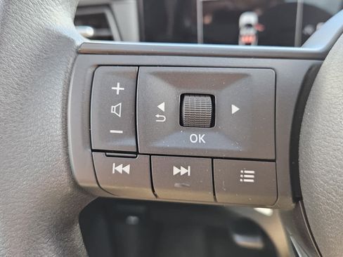 Used 2025 Nissan Kicks S image 12