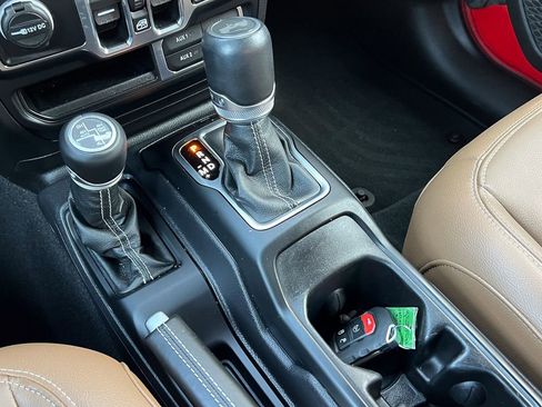 Used 2022 Jeep Wrangler Unlimited Sahara w/ LED Lighting Group image 27