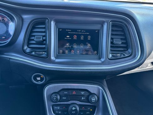 Used 2018 Dodge Challenger SXT image 12
