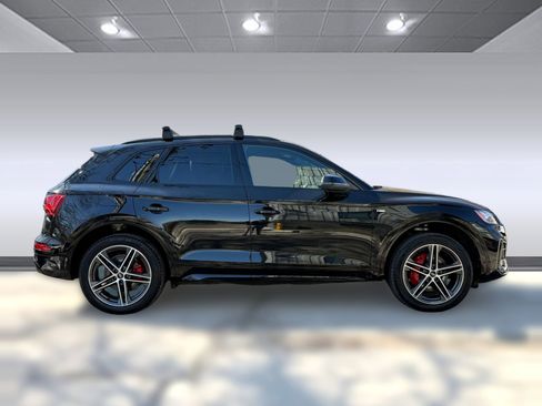 Certified 2025 Audi Q5 e Premium Plus w/ Premium Plus Package image 8