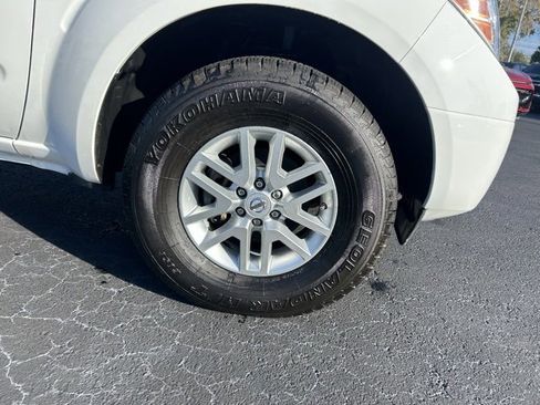 Used 2017 Nissan Frontier SV image 8