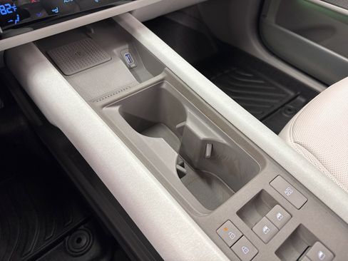 Used 2023 Hyundai Ioniq 6 SEL image 28