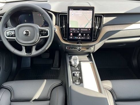 New 2026 Volvo XC60 T8 Ultra w/ Protection Package Premier AWD/4WD image 13