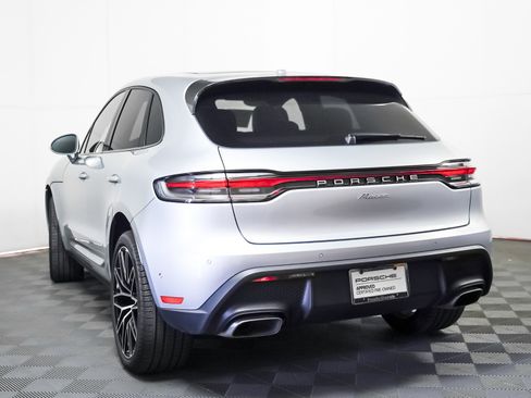 Used 2025 Porsche Macan image 3
