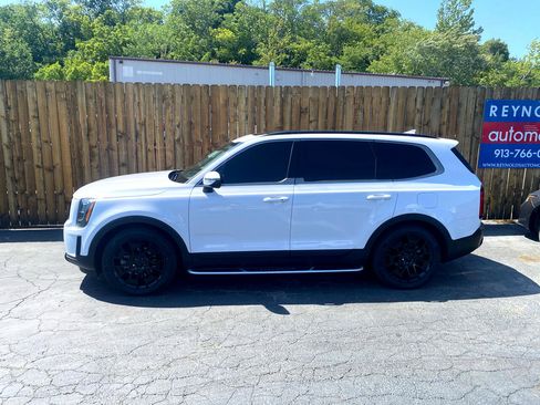 Used 2021 Kia Telluride EX w/ EX Premium Package image 6