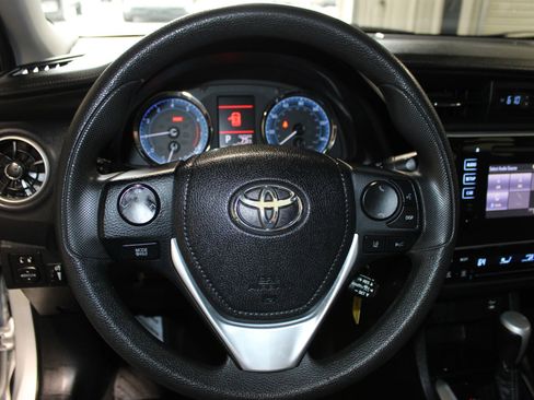 Used 2019 Toyota Corolla LE FWD image 10