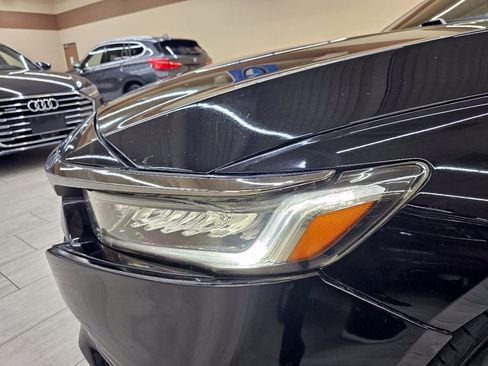 Used 2018 Honda Accord Sport image 10