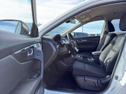 Used 2020 Nissan Rogue S w/ Special Edition Package image 11