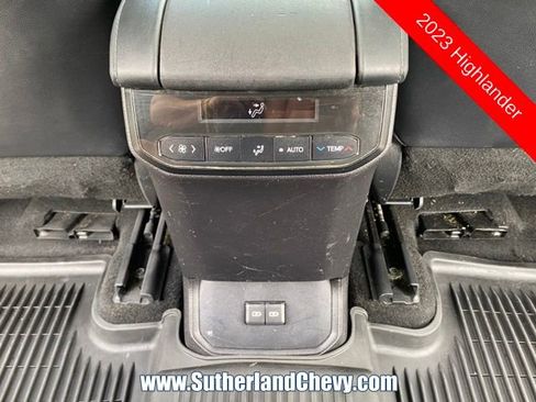 Used 2023 Toyota Highlander XLE image 48