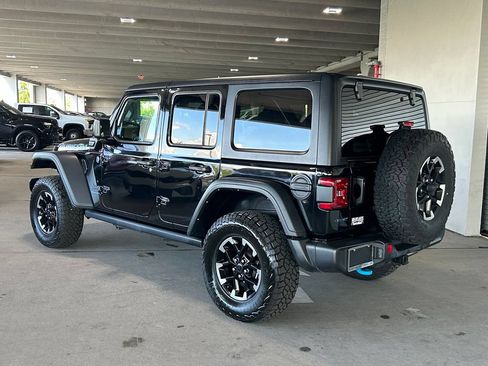 Used 2024 Jeep Wrangler Unlimited Rubicon 4xe AWD/4WD image 3