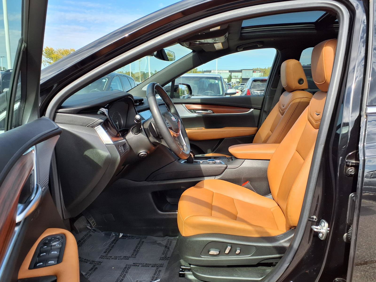 Used 2024 Cadillac XT5 Premium Luxury AWD/4WD image 16