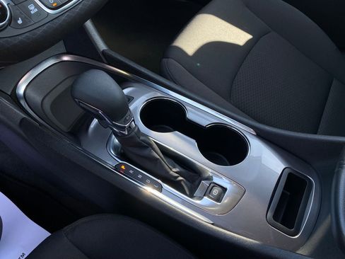 Used 2022 Chevrolet Malibu LT image 17