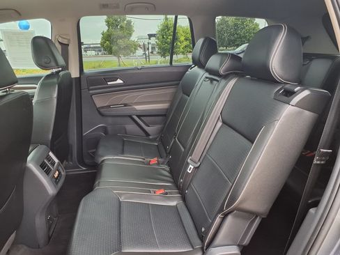 Used 2022 Volkswagen Atlas SEL AWD/4WD image 18