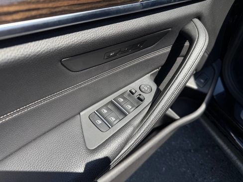 Used 2018 BMW 530i w/ M Sport Package RWD image 48
