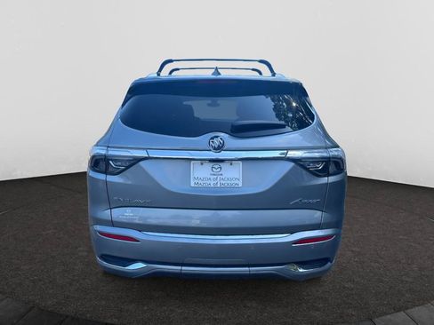 Used 2023 Buick Enclave Avenir w/ Avenir Technology Package FWD image 4