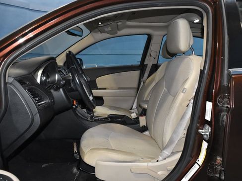 Used 2012 Chrysler 200 Touring FWD image 6