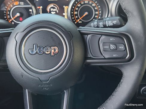 Used 2023 Jeep Wrangler Sport AWD/4WD image 30