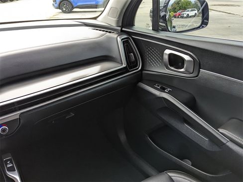 Certified 2025 Kia Sorento S w/ Panoramic Sunroof Package image 19