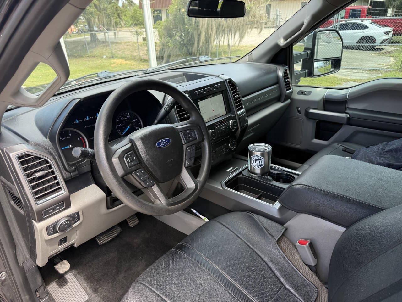 Used 2017 Ford F250 XLT w/ XLT Premium Package AWD/4WD image 16